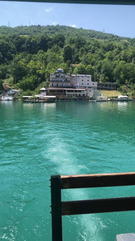 Bed and Breakfast Pansion Asim Jablanica Екстер'єр фото